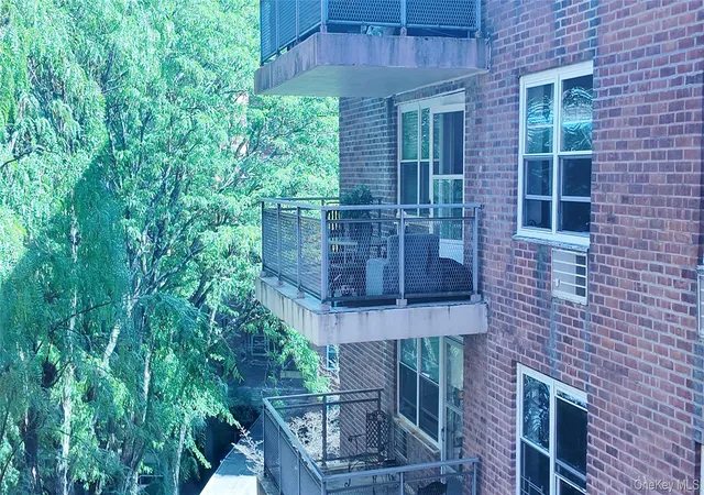 Homes for sale in Ramapo, NY | 30 South Cole Avenue #5E, Ramapo, NY 10977 | MLS# 1016453
