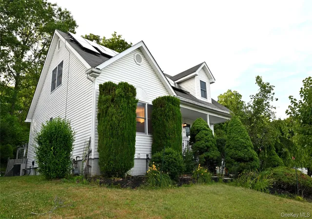 2nd image of 12 Walnut Ln, Middletown, NY 10940 | MLS# 1016454