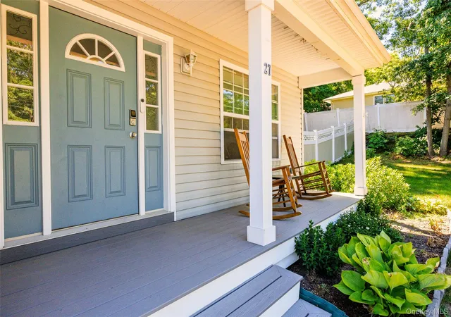 4th image of 27 Cleveland Ave, Selden, NY 11784 | MLS# 1016460