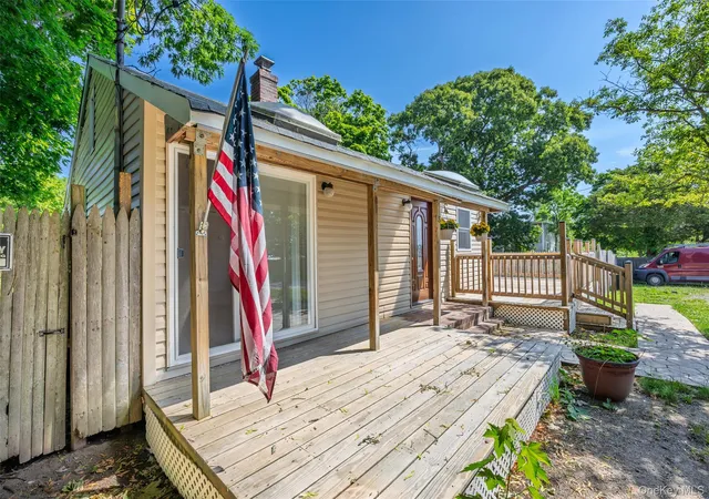 3rd image of 3 Laurel Rd W, Mastic Beach, NY 11951 | MLS# 1016464
