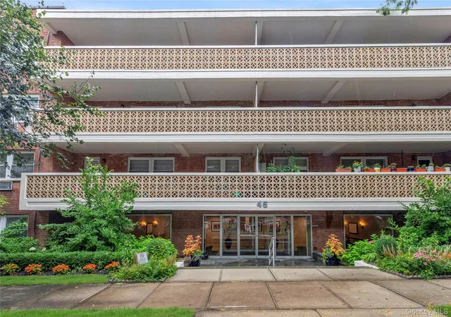 2nd image of 45 Hill Park Ave #3D, North Hempstead, NY 11021 | MLS# 1016466
