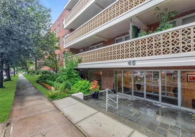 Photo 2 of House for sale at 45 Hl Park Ave #3D, North Hempstead, NY 11021 | MLS# 1016466 | Listing updated on 2026-09-13
