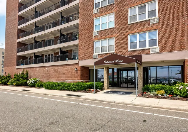 Homes for sale in Long Beach, NY | 1 East Broadway #2N, Long Beach, NY 11561 | MLS# 1016476