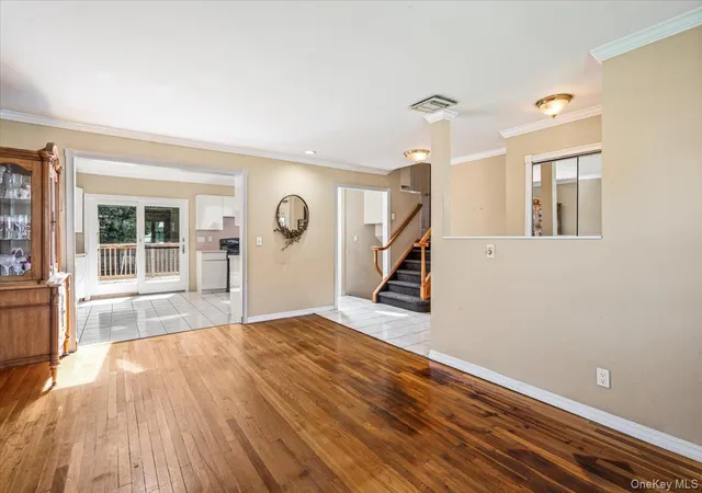 Photo 4 of Sale Pending at 7 Margaret Dr, Oyster Bay, NY 11803 | MLS# 1016484 | Listing updated on 2026-08-28