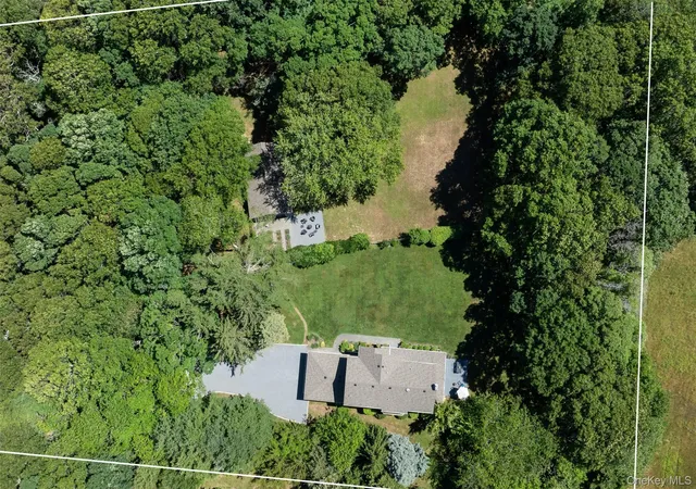 4th image of 2700 Harbor Ln, Cutchogue, NY 11935 | MLS# 1016493