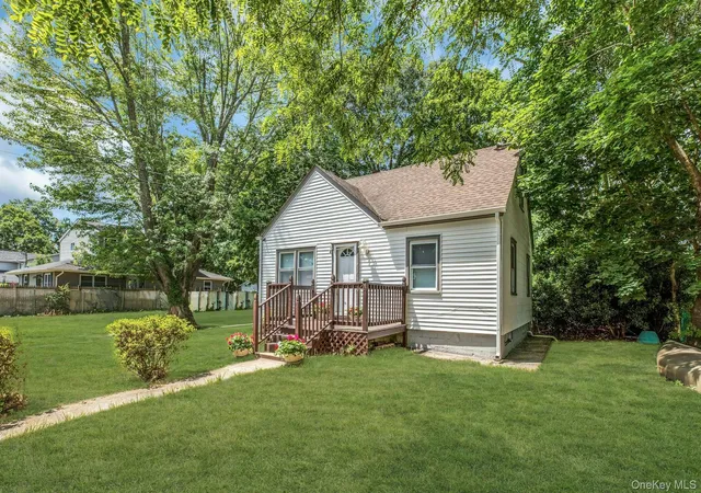 2nd image of 96 Washington Dr, Mastic Beach, NY 11951 | MLS# 1016500