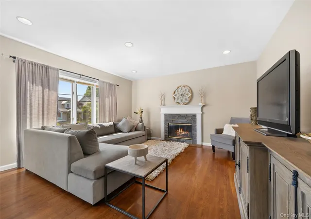 Photo 3 of Sale Pending at 8 Ridge St, Eastchester, NY 10709 | MLS# 1016505 | Listing updated on 2026-08-25