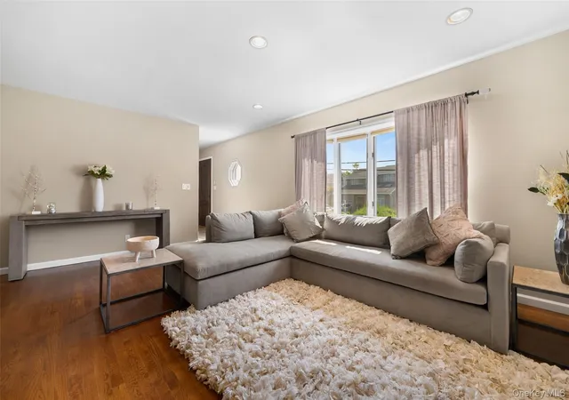 Photo 3 of Sale Pending at 8 Ridge St, Eastchester, NY 10709 | MLS# 1016505 | Listing updated on 2026-08-25