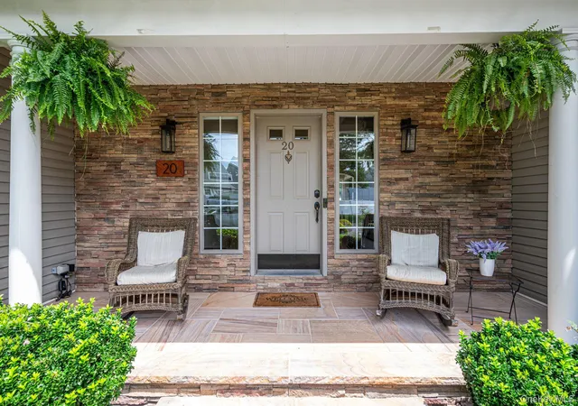 2nd image of 20 Hancock Ct, Brookhaven, NY 11720 | MLS# 1016509