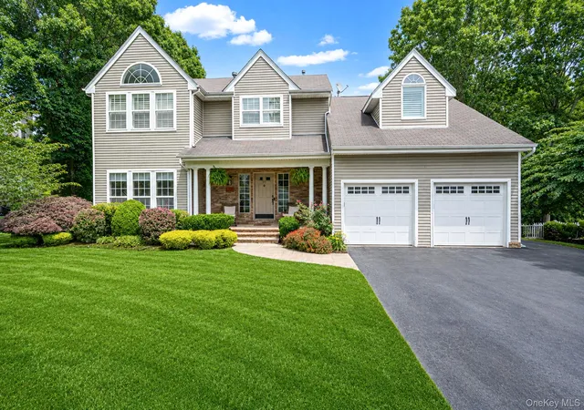 3rd image of 20 Hancock Ct, Brookhaven, NY 11720 | MLS# 1016509