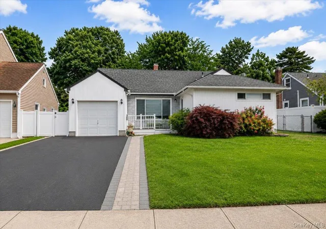 1st image of 512 Farmranch Rd E, Oyster Bay, NY 11714 | MLS# 1016513