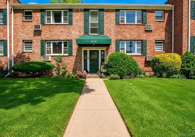 Homes for sale in Hempstead, NY | 1075 Fenwood Dr #3, Hempstead, NY 11580 | MLS# 1016515