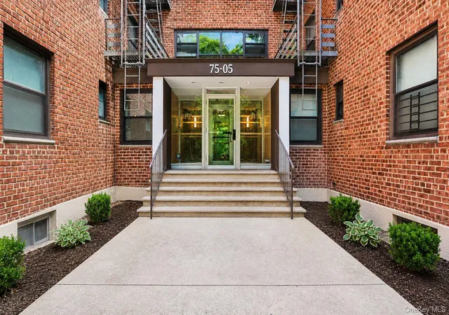 1st image of 75 05 210th St #4N, Oakland Gardens, NY 11364 | MLS# 1016525