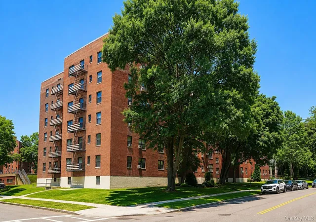 29th image of 75 05 210th St #4N, Oakland Gardens, NY 11364 | MLS# 1016525