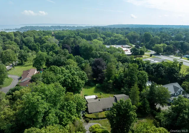 4th image of 209 Southdown Rd, Huntington, NY 11743 | MLS# 1016534
