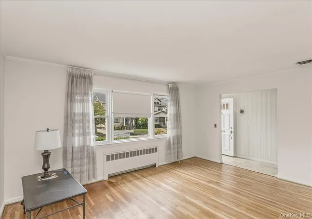 3rd image of 17 Duryea Pl, Lynbrook, NY 11563 | MLS# 1016555