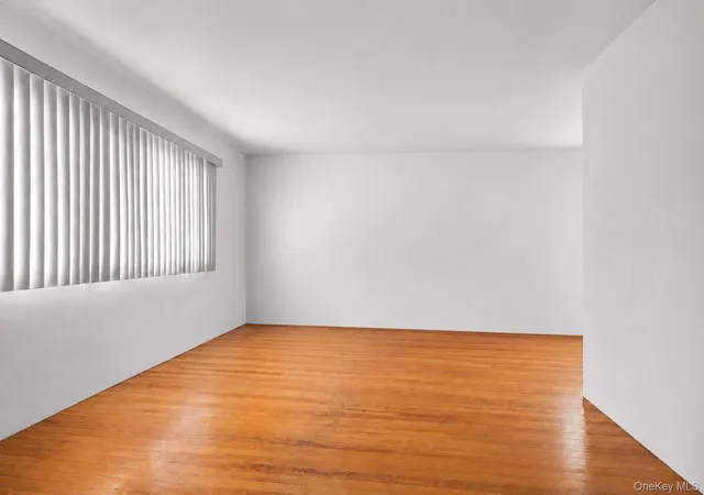 2nd image of 442 Albern Ave, Hempstead, NY 11572 | MLS# 1016556