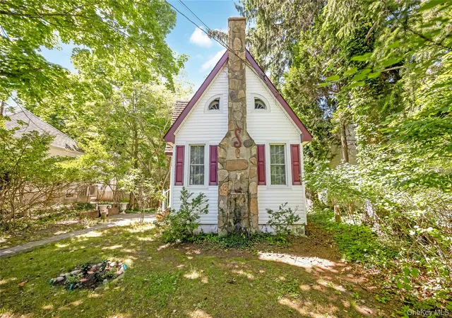 2nd image of 12 Valkyr Rd, Brookhaven, NY 11778 | MLS# 1016560
