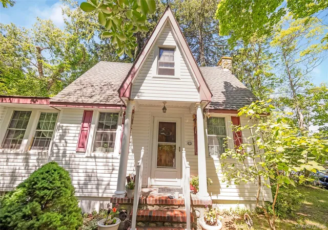 3rd image of 12 Valkyr Rd, Brookhaven, NY 11778 | MLS# 1016560