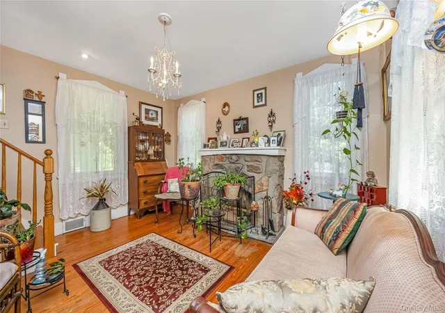 5th image of 12 Valkyr Rd, Brookhaven, NY 11778 | MLS# 1016560