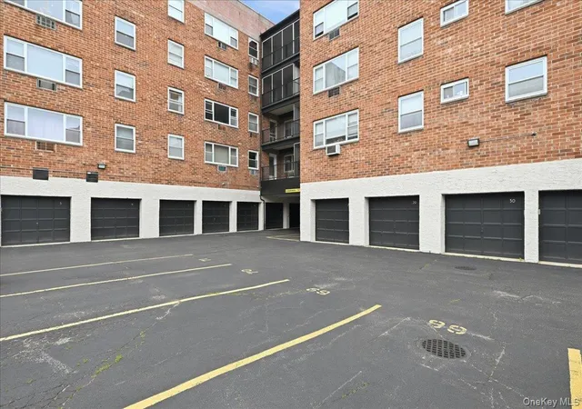 2nd image of 101 Lincoln Ave, Mineola, NY 11501
