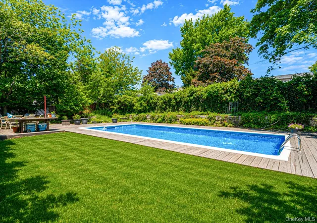 3rd image of 15 Edwin Ave, Patchogue, NY 11772 | MLS# 1016610