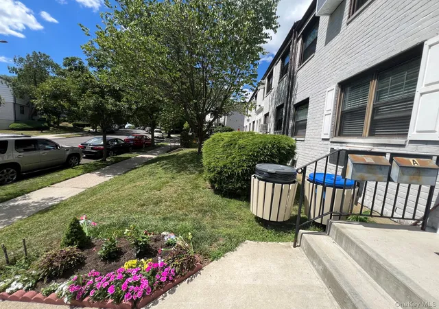 2nd image of 6943 136th St, New York, NY 11367