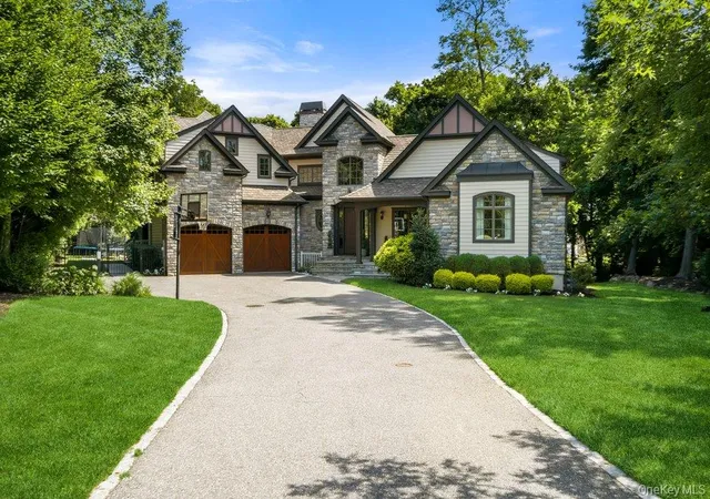 1st image of 5 Buckingham Ct, Syosset, NY 11791 | MLS# 1016622