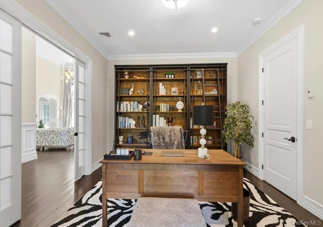 4th image of 5 Buckingham Ct, Syosset, NY 11791 | MLS# 1016622