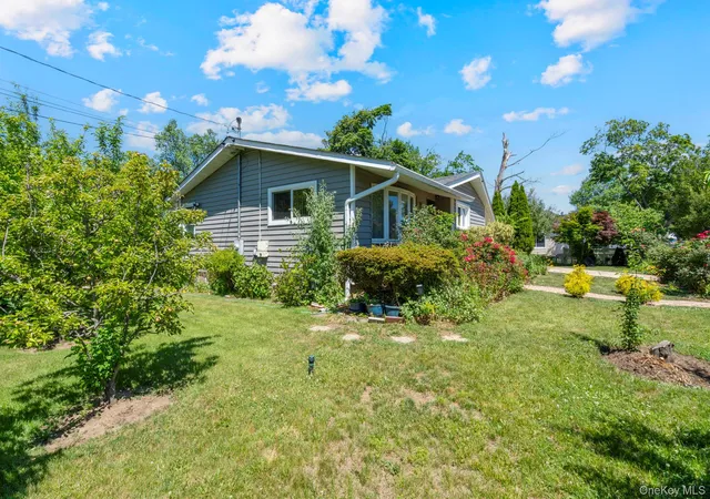 26th image of 1 Hale Pl, Hempstead, NY 11575 | MLS# 1016636