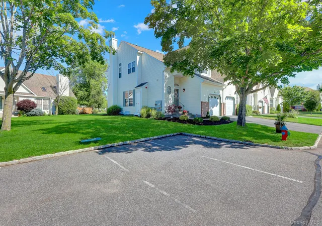 3rd image of 2106 Nicole Dr, Port Jefferson Station, NY 11776 | MLS# 1016640