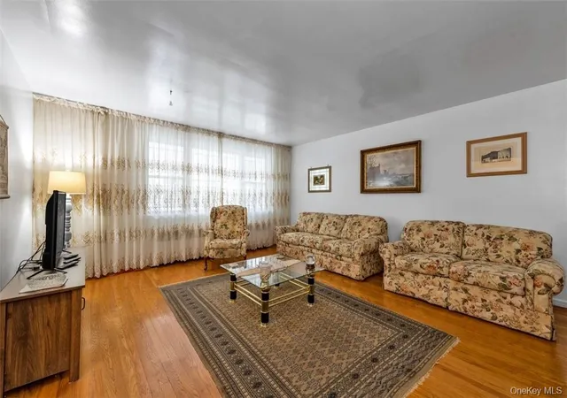3rd image of 1201 Neill Ave, Bronx, NY 10461 | MLS# 1016642