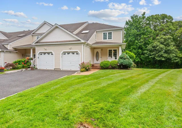Photo 2 of Condo for sale at 16 Lindbergh Cir #16, Huntington, NY 11743 | MLS# 1016687 | Listing updated on 2026-09-19