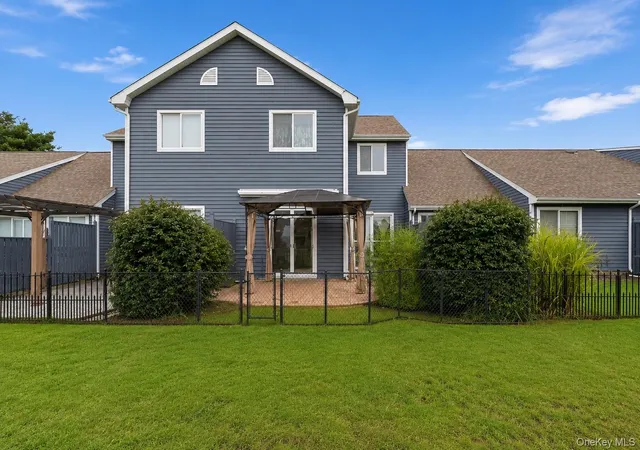 Photo 2 of Condo for sale at 843 Spring Lake Dr, Middle Island, NY 11953 | MLS# 1016691 | Listing updated on 2026-09-03