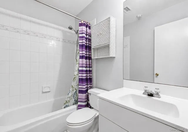 Listing Photo 2 - Condo for sale in building located at 843 Spring Lake Dr, Brookhaven, NY 11953