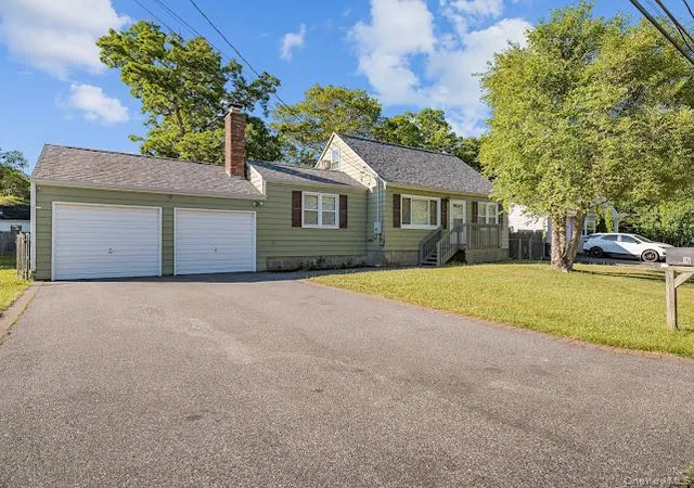 2nd image of 16 Brushwood Dr, Brookhaven, NY 11967 | MLS# 1016696