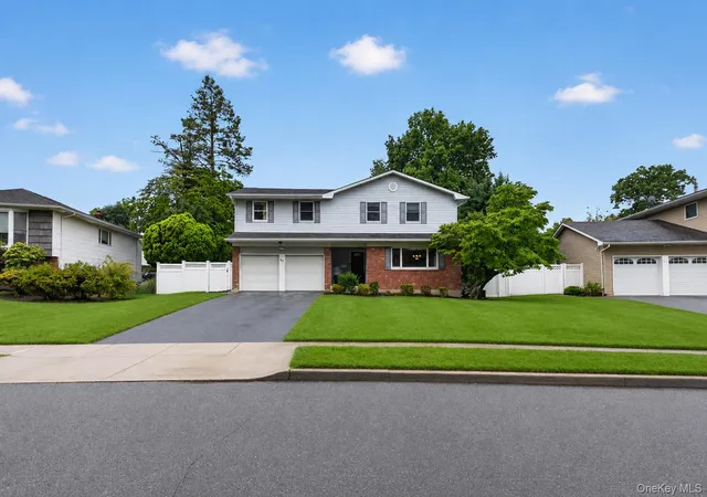 Homes for sale in Smithtown, NY | 40 Pittoni Dr, Smithtown, NY 11725 | MLS# 1016699
