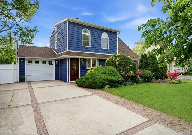 Photo 1 of Sale Pending at 10 Wildflower Ln, Wantagh, NY 11793 | MLS# 1016707 | Listing updated on 2026-07-17