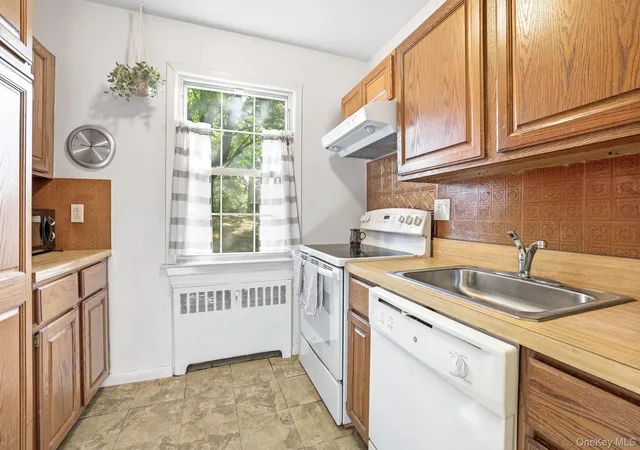 Homes for sale in Greenburgh, NY | 182 Pinewood Rd #25, Greenburgh, NY 10530 | MLS# 1016709