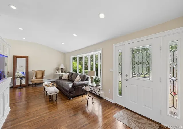 Homes for sale in Oyster Bay, NY | 1 Ryan Ct, Oyster Bay, NY 11791 | MLS# 1016734