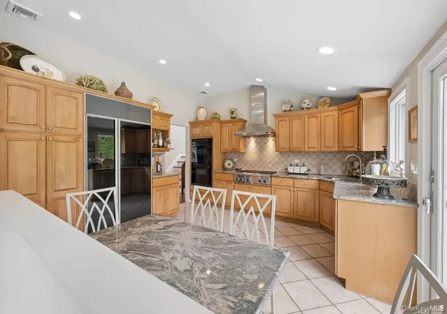 Homes for sale in Oyster Bay, NY | 1 Ryan Ct, Oyster Bay, NY 11791 | MLS# 1016734