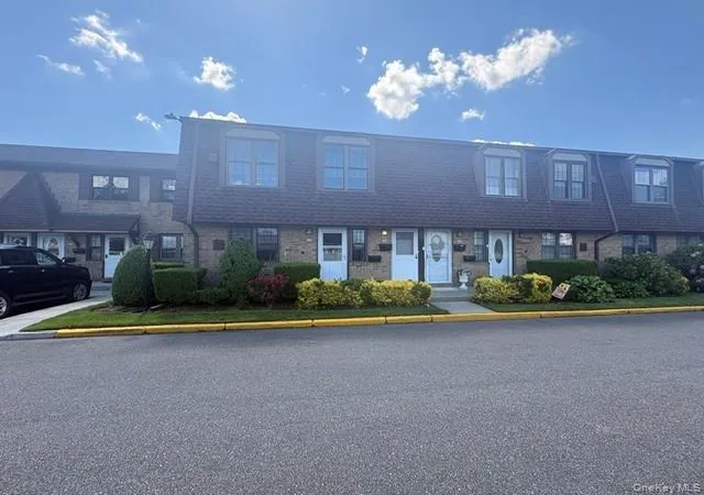 Homes for sale in Babylon, NY | 335 Mariners Wy, Babylon, NY 11726 | MLS# 1016744