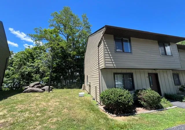 3rd image of 24 Hudson Heights Dr, Poughkeepsie, NY 12601 | MLS# 1016747