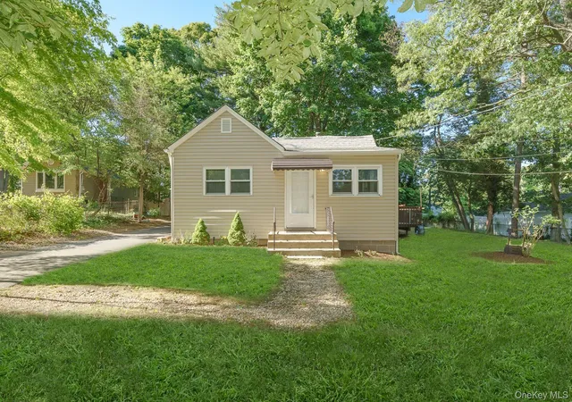 1st image of 7 Laurelton Ave, Selden, NY 11784 | MLS# 1016757