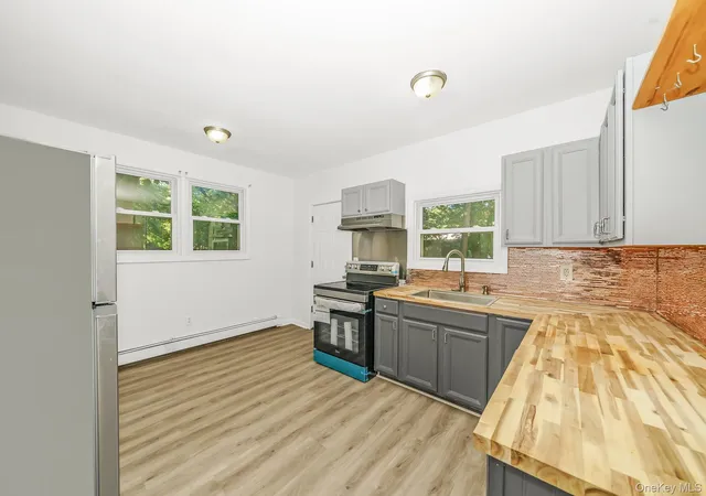 3rd image of 7 Laurelton Ave, Selden, NY 11784 | MLS# 1016757