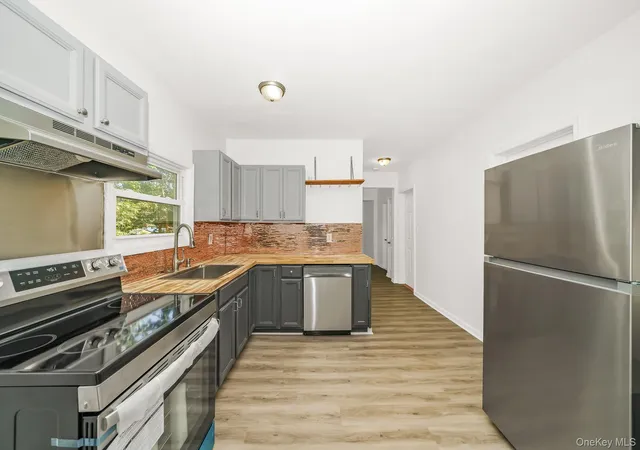 4th image of 7 Laurelton Ave, Selden, NY 11784 | MLS# 1016757