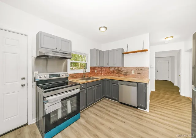5th image of 7 Laurelton Ave, Selden, NY 11784 | MLS# 1016757
