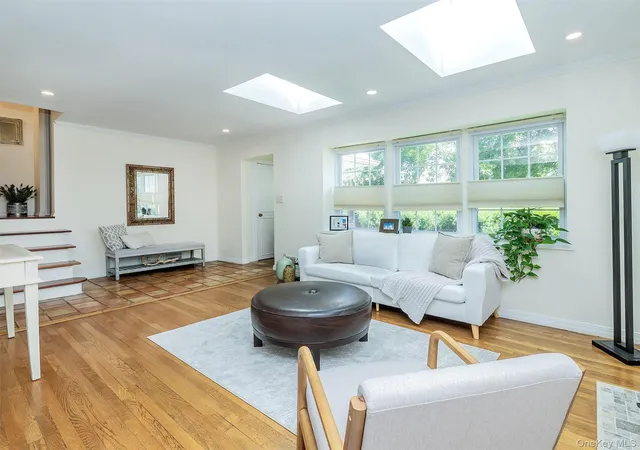 3rd image of 25 Andover Rd, North Hempstead, NY 11050 | MLS# 1016763