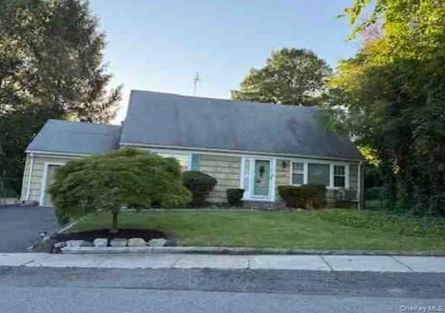 1st image of 31 Glenwood Rd, Oyster Bay, NY 11545 | MLS# 1016764