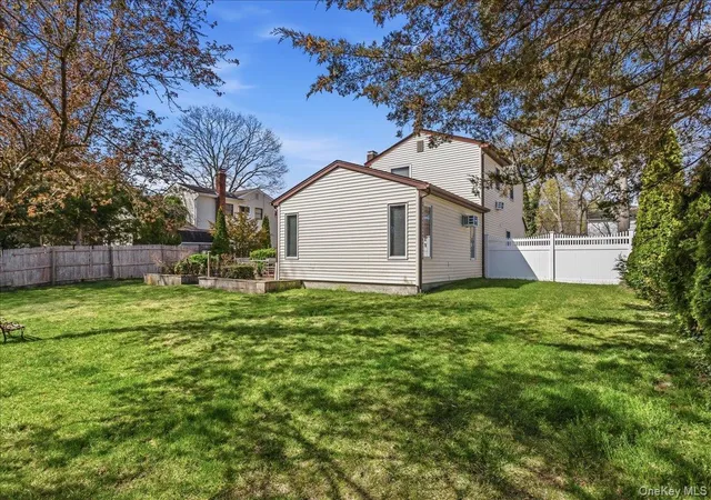 29th image of 123 Avenue B, Holbrook, NY 11741 | MLS# 1016771